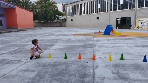 Circuito de juegos motrices al aire libre en el Campus EDUKAJUDO de Arteixo
