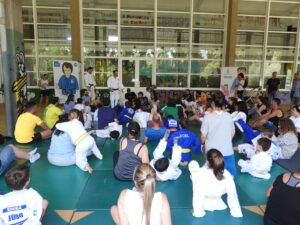 CEIP Juan Fernández Latorre, clase de judo en familia