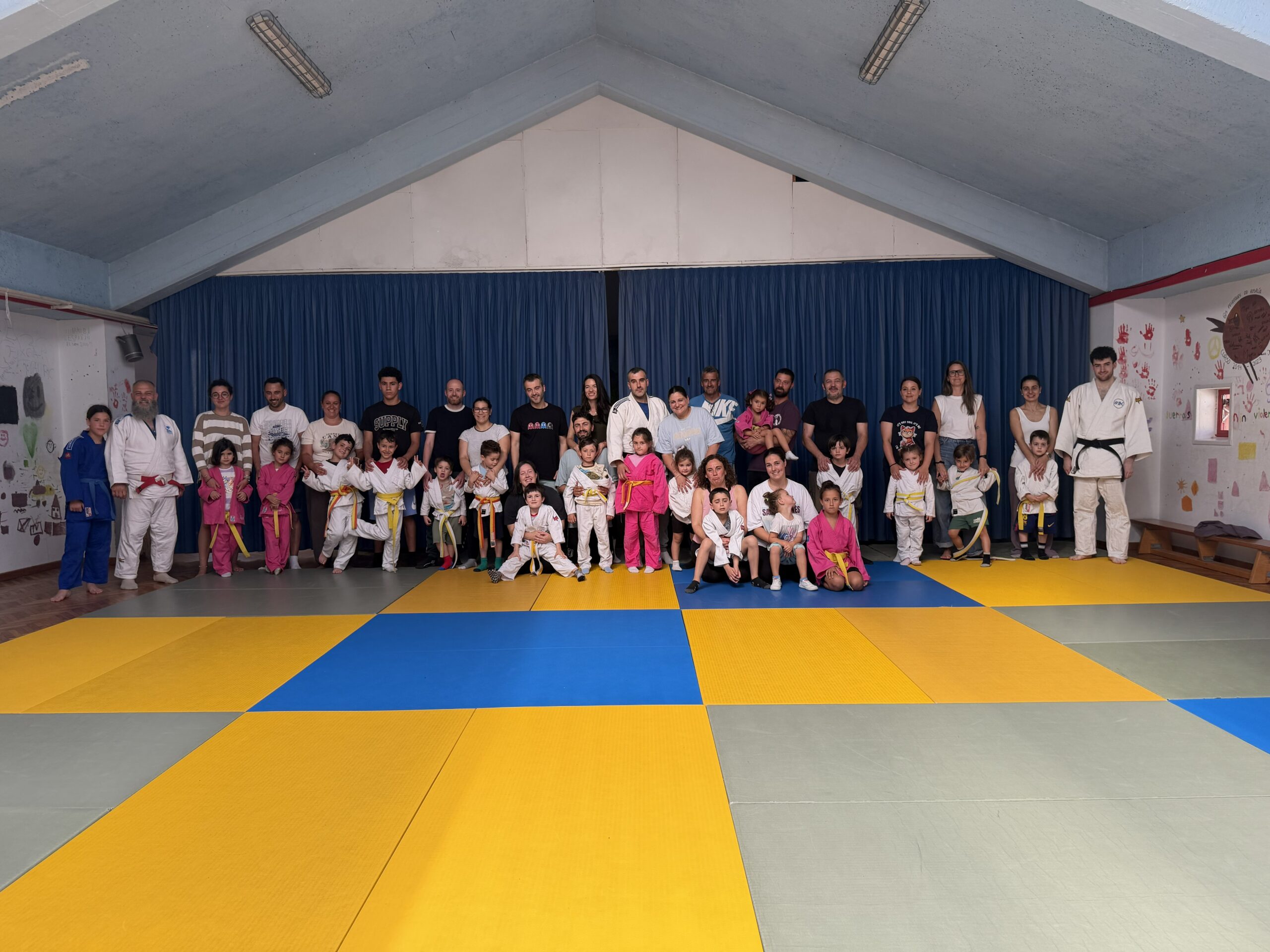El CEIP Rosalía de Castro despide el curso con una jornada de Judo en Familia