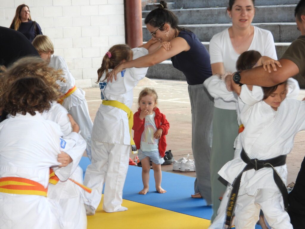Una clase en la que todos aprendieron un poco más de nuestro deporte.