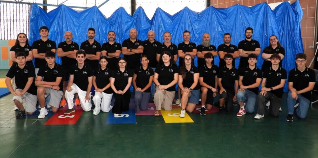 Foto de familia de la primera jornada del seminario.